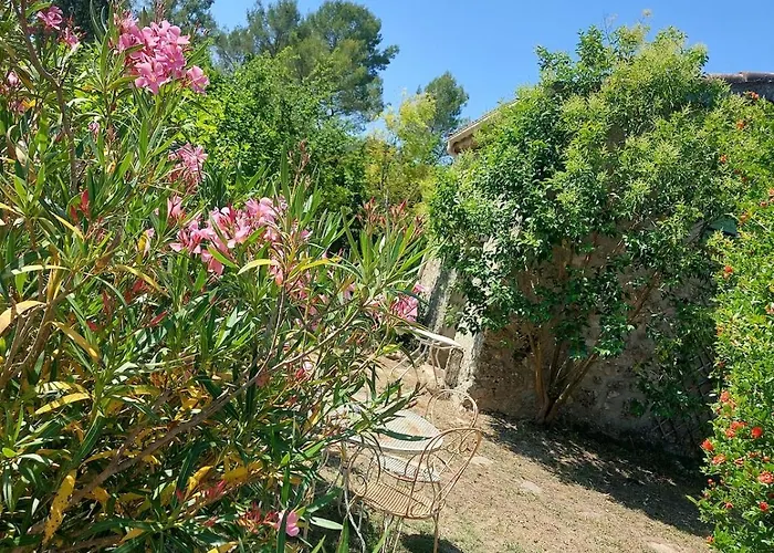 Maisonnette De Caractere Au Calme