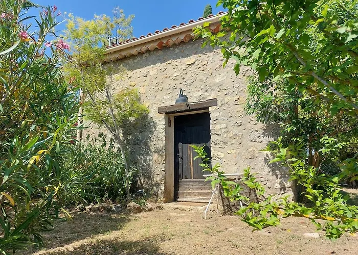 Maisonnette De Caractere Au Calme